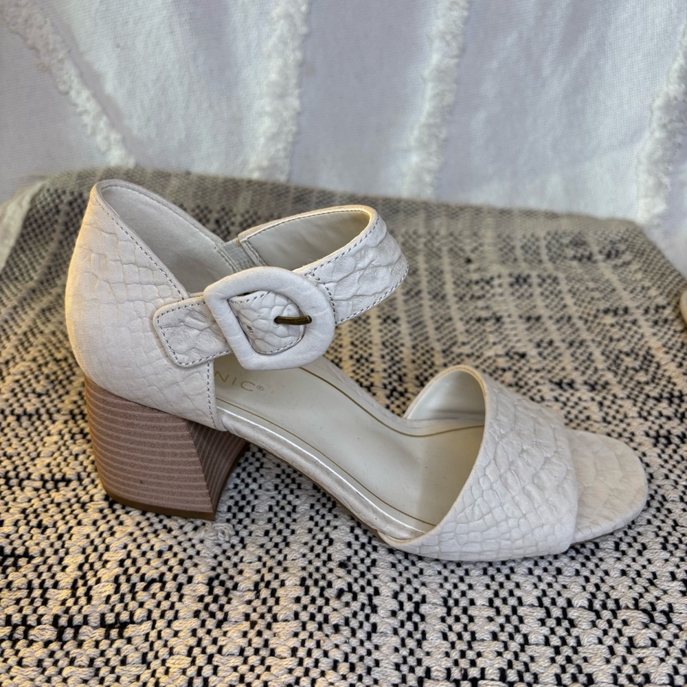 Vionic Chardonnay Block Heeled Sandal Cream Leather Size 8 - Picture 3 of 15